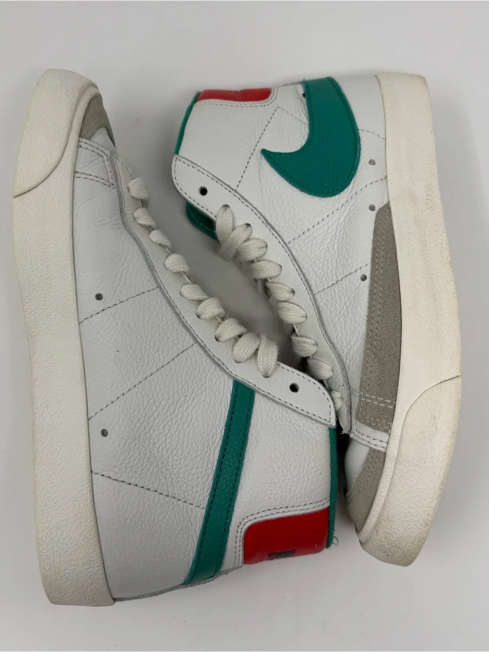 Nike High-Top Sneakers in White, Teal, and Gray & Red Sz. 4.5